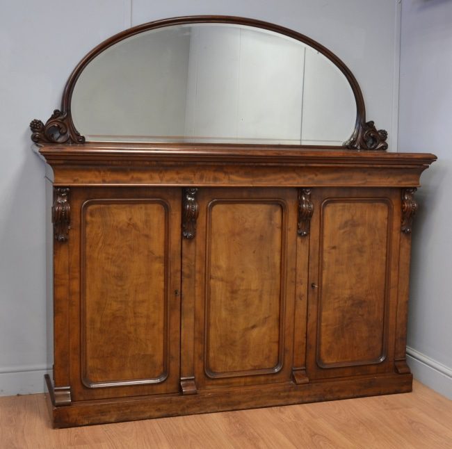 Superb Quality Mahogany Mirrored Back Antique Sideboard – by R Robson of Newcastle.