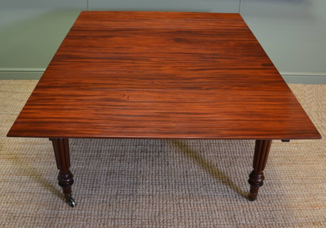 ‘Universal’ table