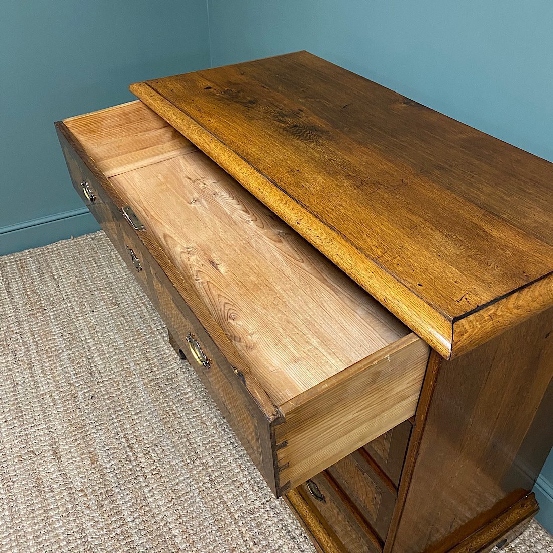 18th Century Antique Elm Chest of Drawers 5 18Th Century Oak and Elm Antique Chest of Drawers
