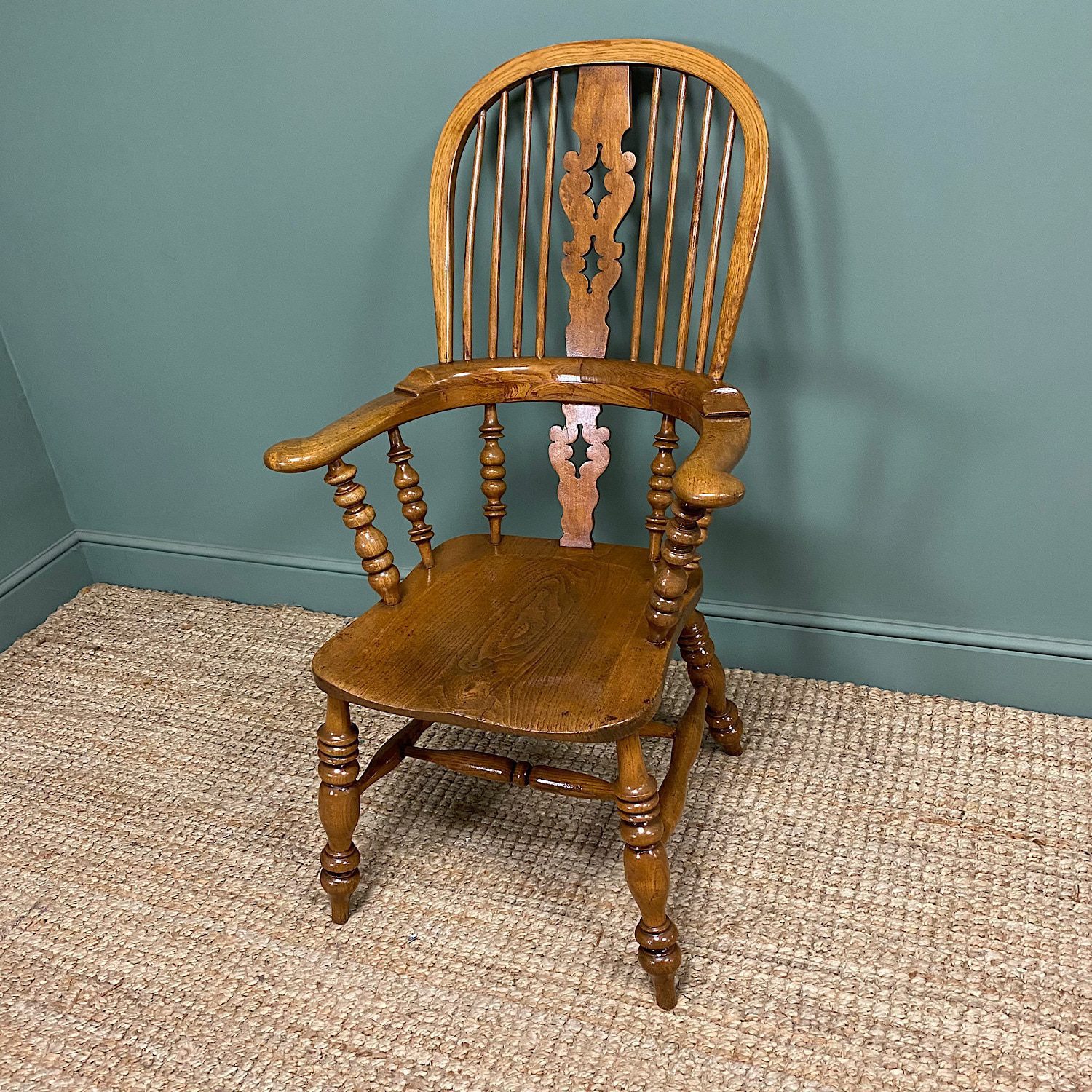 Quality Elm & Ash Broad Arm Antique Windsor Chair 1 Quality Elm & Ash Broad Arm Antique Windsor Chair