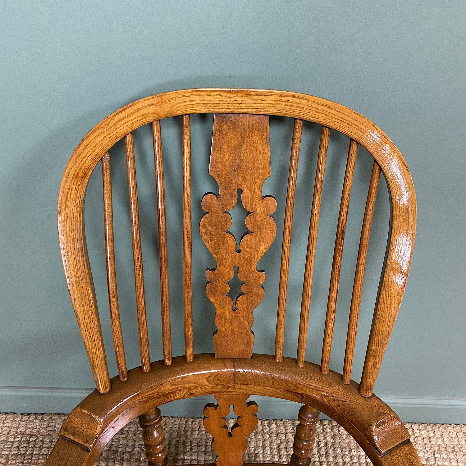 Quality Elm & Ash Broad Arm Antique Windsor Chair 5 Quality Elm & Ash Broad Arm Antique Windsor Chair