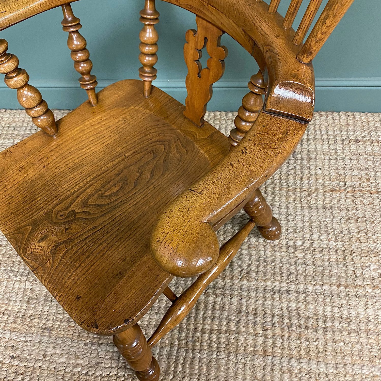 Quality Elm & Ash Broad Arm Antique Windsor Chair 4 Quality Elm & Ash Broad Arm Antique Windsor Chair