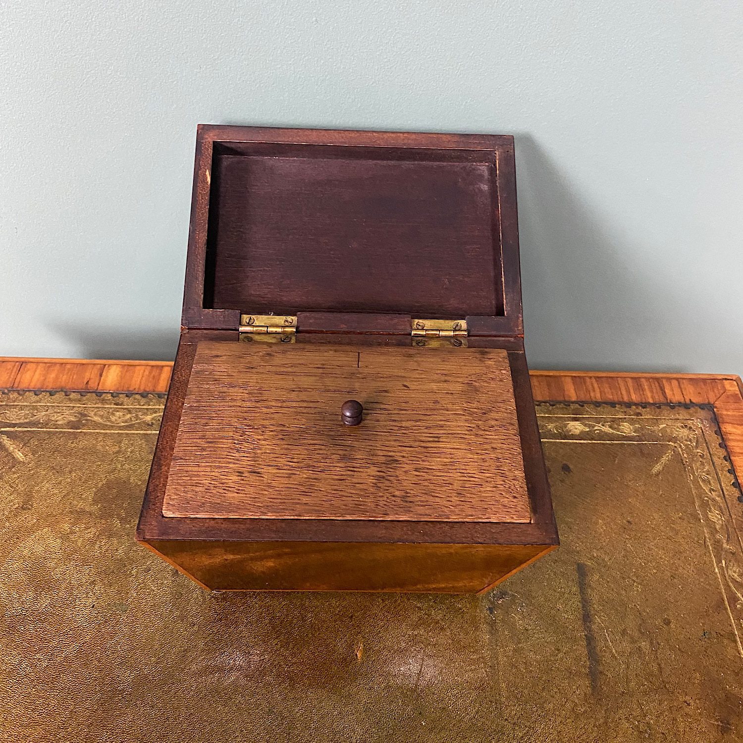 Small Mahogany Antique Tea Caddy 5 Small Mahogany Antique Tea Caddy
