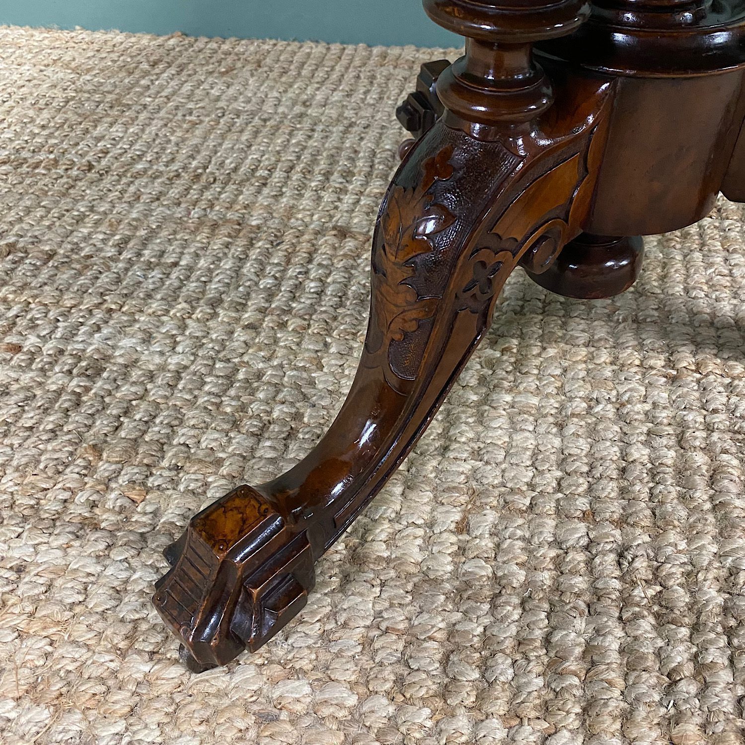 Unusual Victorian Burr Walnut Antique Drum Table 7 Unusual Victorian Burr Walnut Antique Drum Table