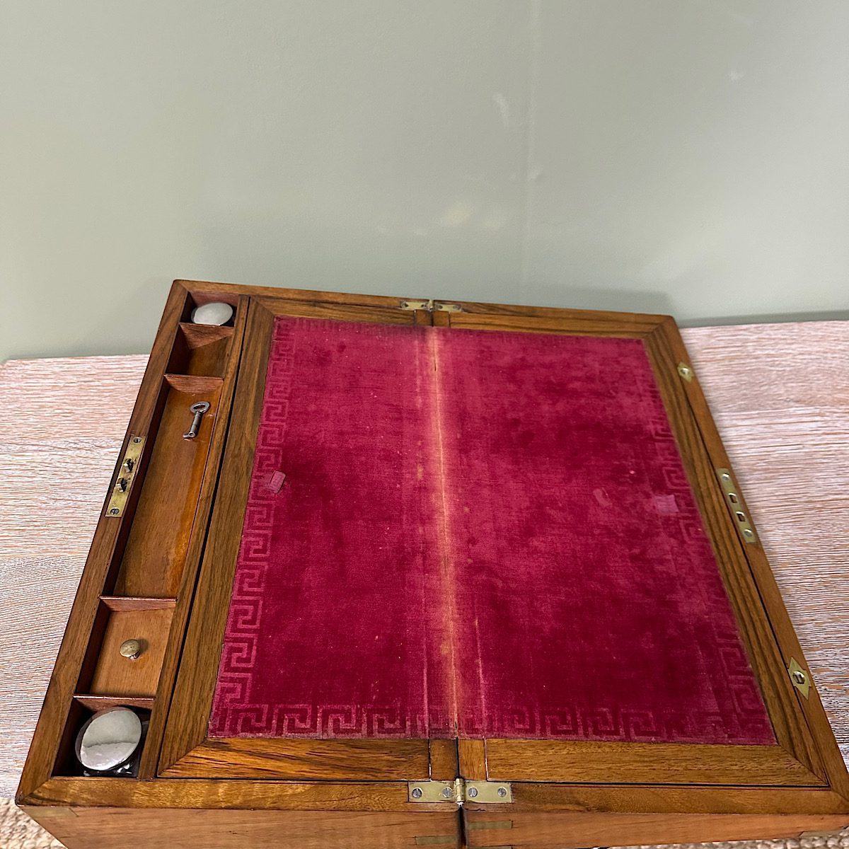Stunning Walnut Antique Victorian Writing Slope 7 Stunning Walnut Antique Victorian Writing Slope