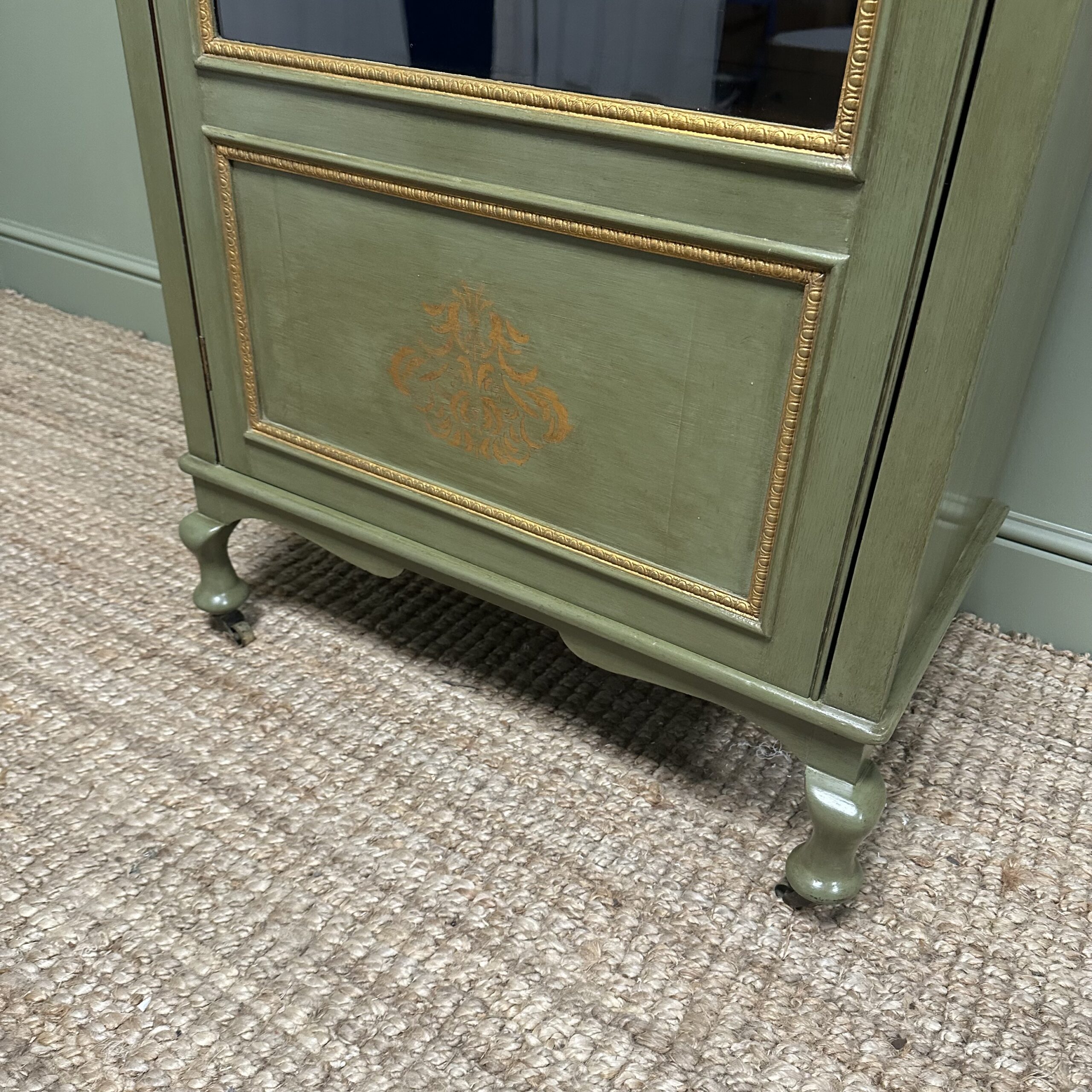 Elegant Edwardian Antique Painted Cabinet 4 Elegant Edwardian Antique Painted Cabinet