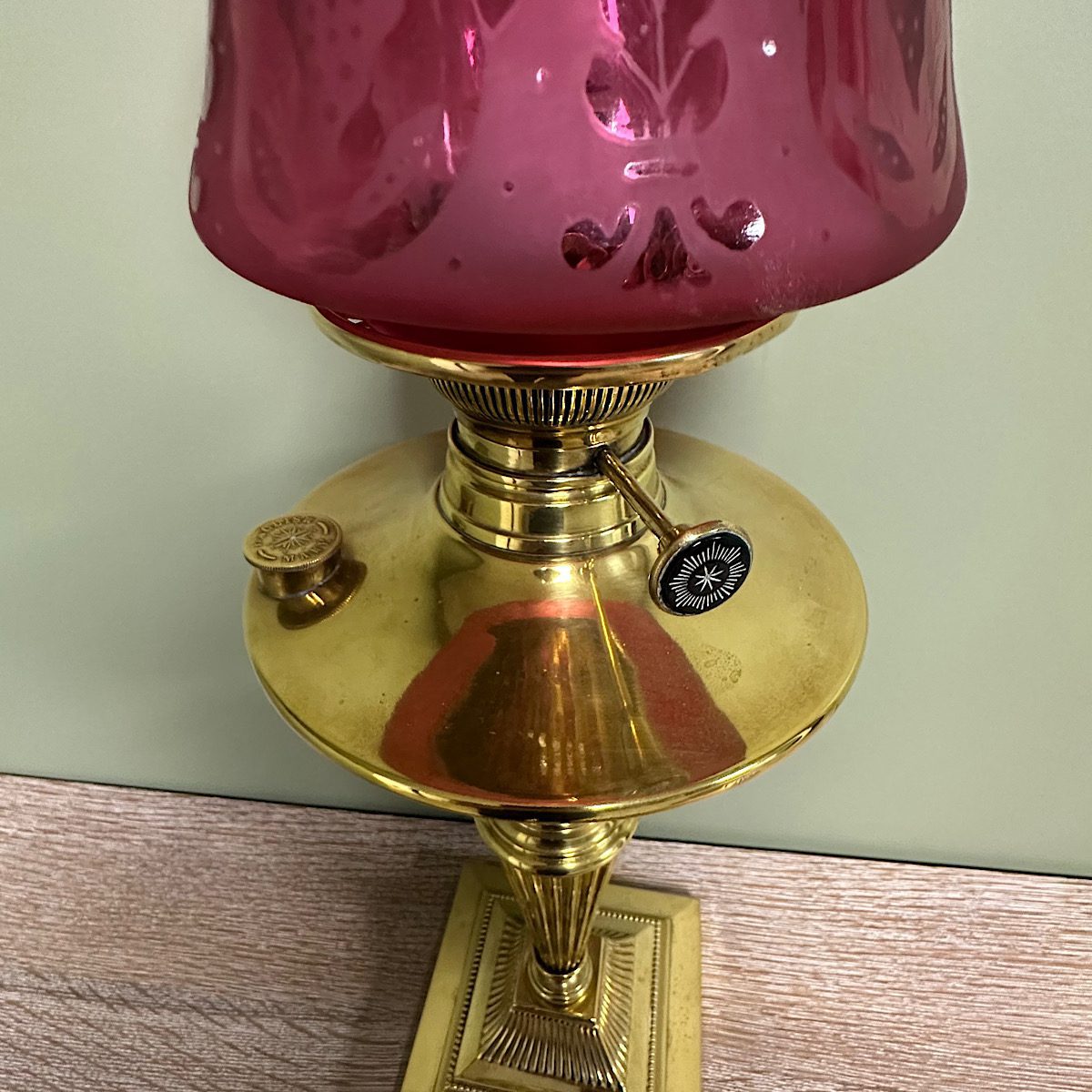 Spectacular 19th Century Brass Antique Oil Lamp 3 Spectacular 19th Century Brass Antique Oil Lamp