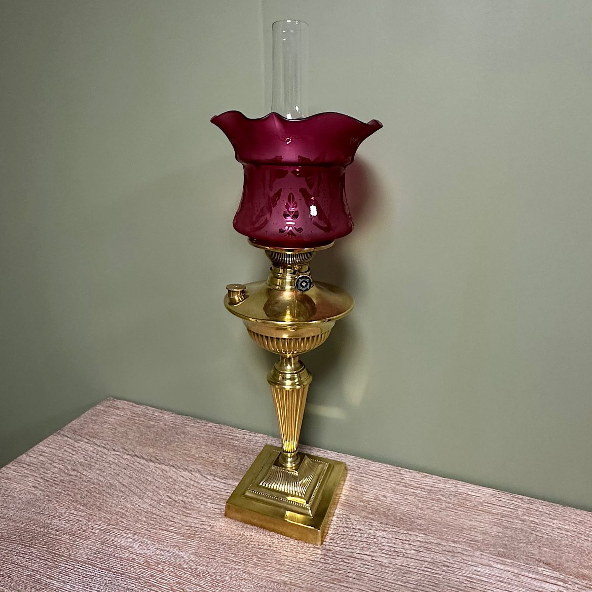 Spectacular 19th Century Brass Antique Oil Lamp 8 Spectacular 19th Century Brass Antique Oil Lamp