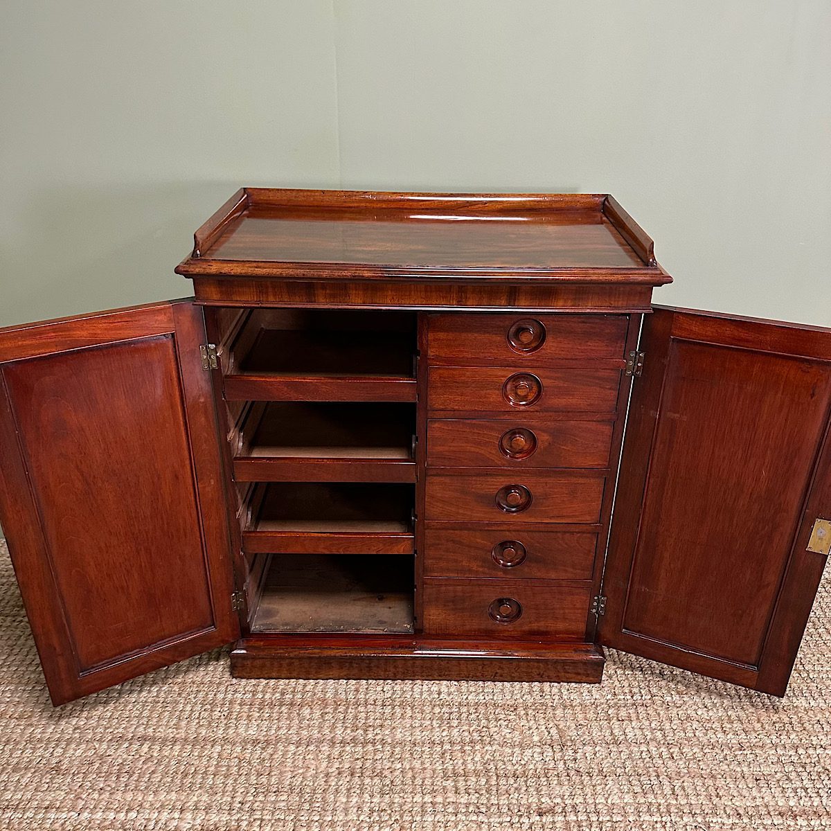 Quality Victorian Mahogany Cupboard with Fitted Interior 6 Quality Victorian Mahogany Cupboard with Fitted Interior
