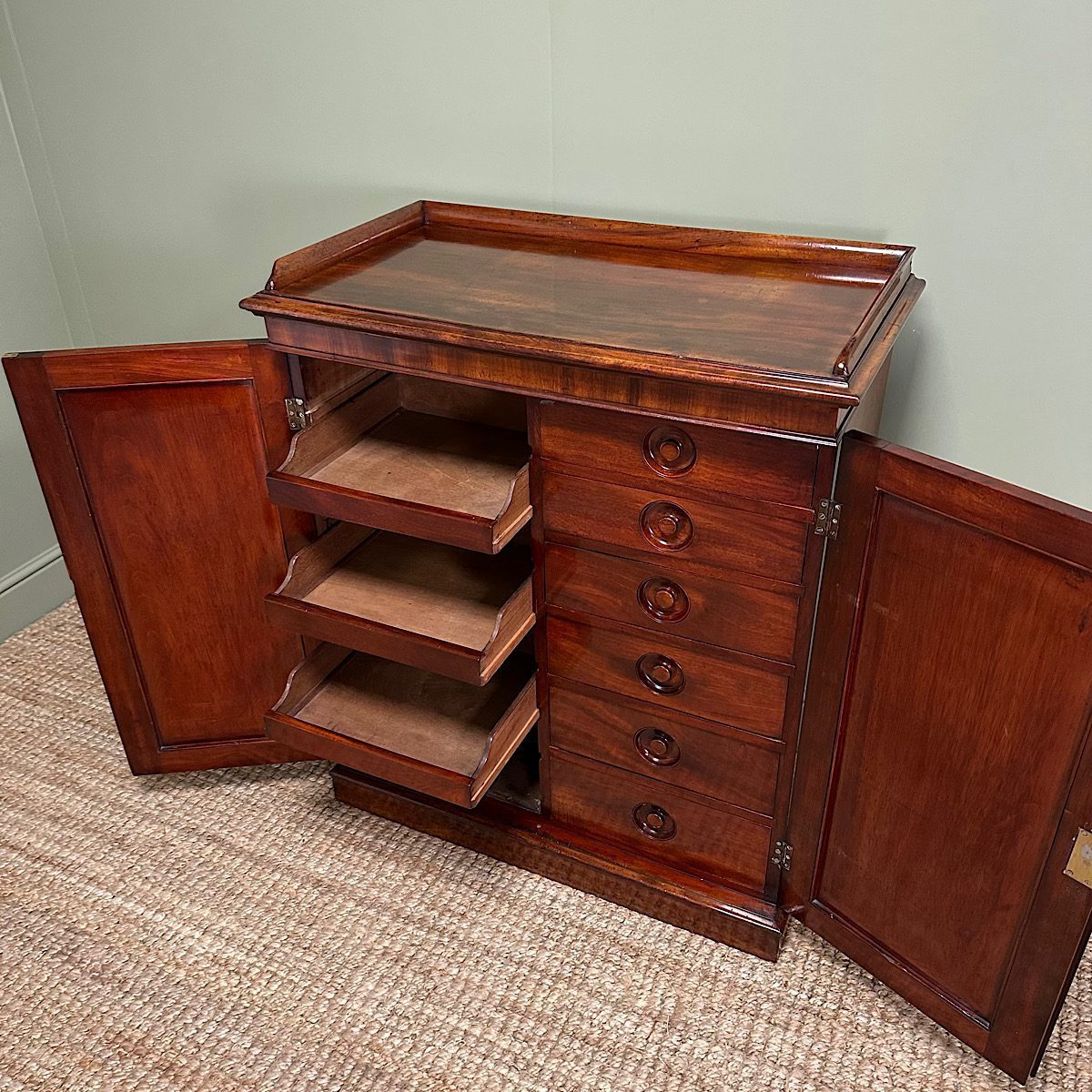 Quality Victorian Mahogany Cupboard with Fitted Interior 5 Quality Victorian Mahogany Cupboard with Fitted Interior