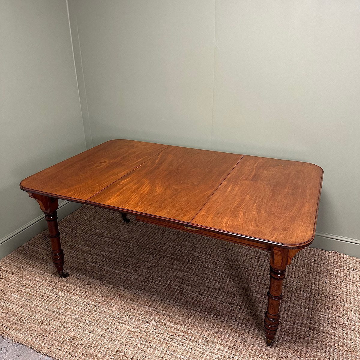 Quality Antique Mahogany Dining Table by Gillows of Lancaster 12 Quality Antique Mahogany Dining Table by Gillows of Lancaster