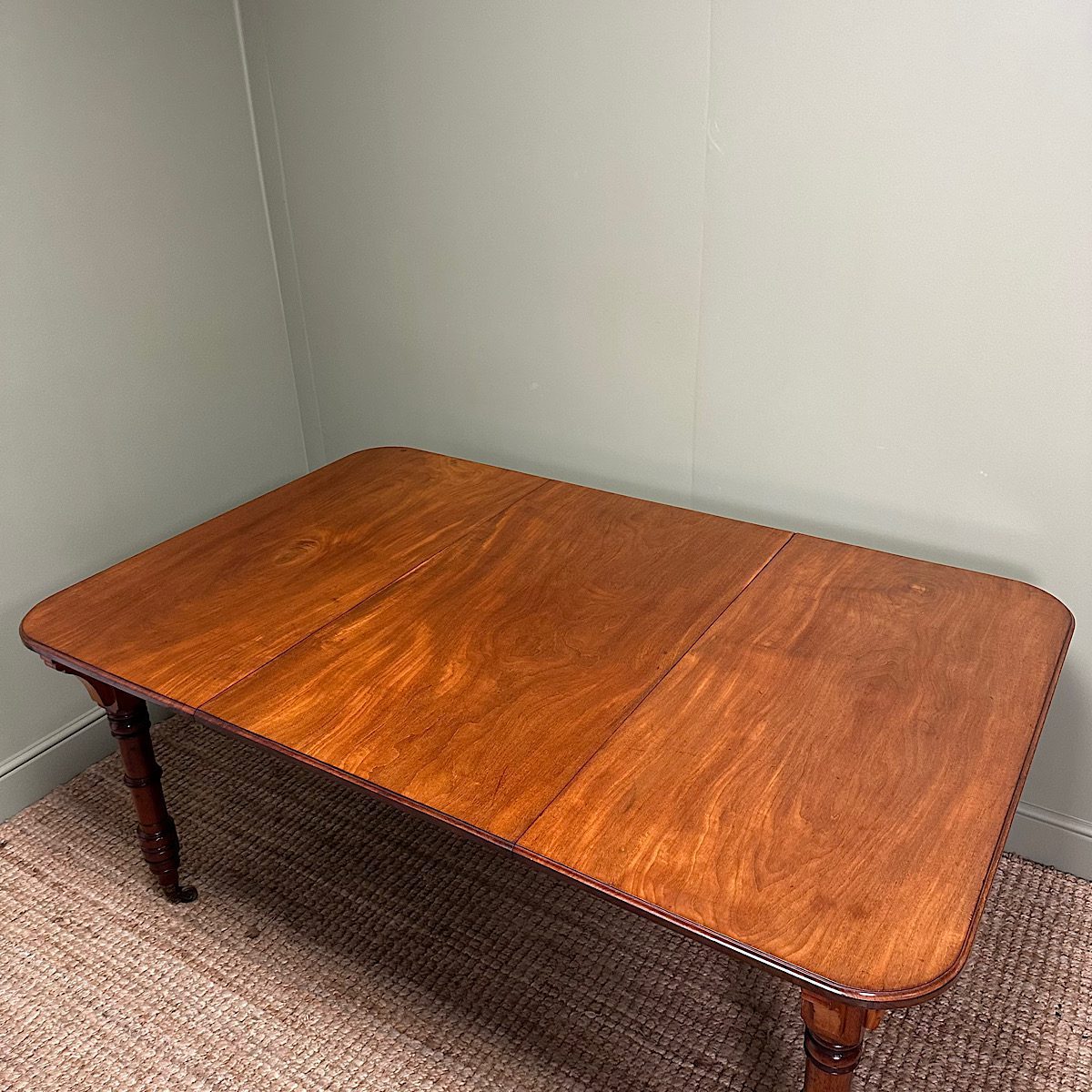 Quality Antique Mahogany Dining Table by Gillows of Lancaster 8 Quality Antique Mahogany Dining Table by Gillows of Lancaster