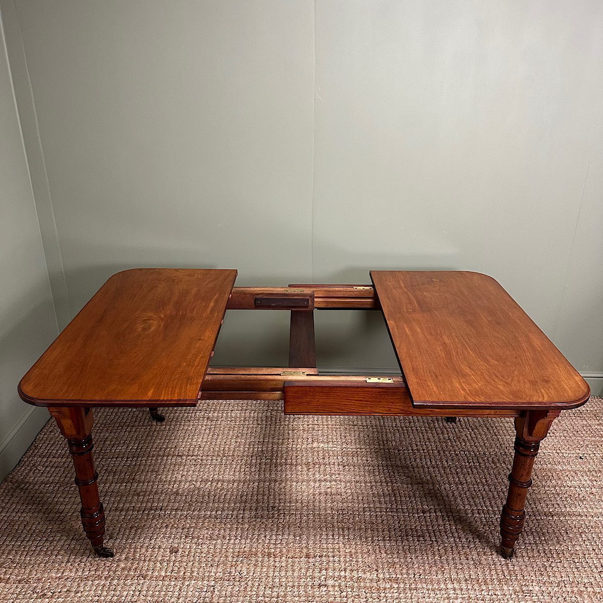 Quality Antique Mahogany Dining Table by Gillows of Lancaster 3 Quality Antique Mahogany Dining Table by Gillows of Lancaster