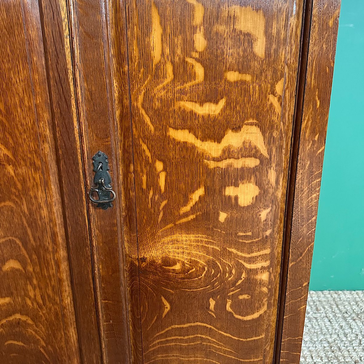 Stunning 19th century Antique Victorian Cupboard with Fitted Interior 6 Stunning 19th century Antique Victorian Cupboard
