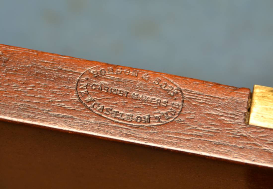 English Cabinet Makers - A to Z. 75 Robson And Sons