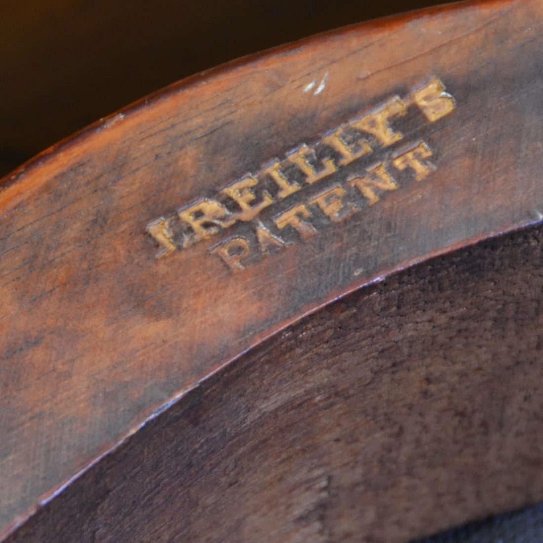 English Cabinet Makers - A to Z. 47 J Reilly