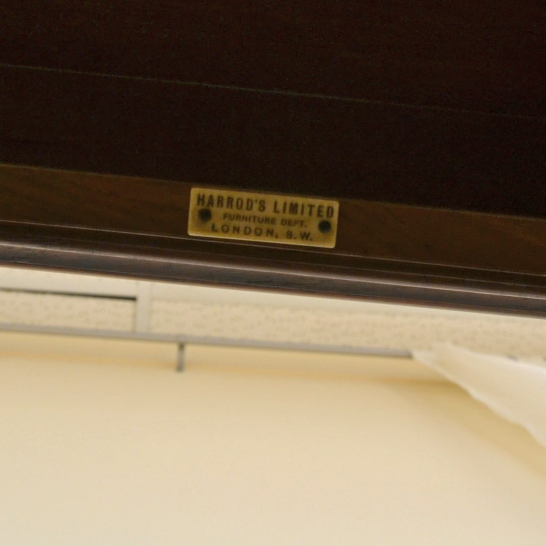 English Cabinet Makers - A to Z. 36 Harrods