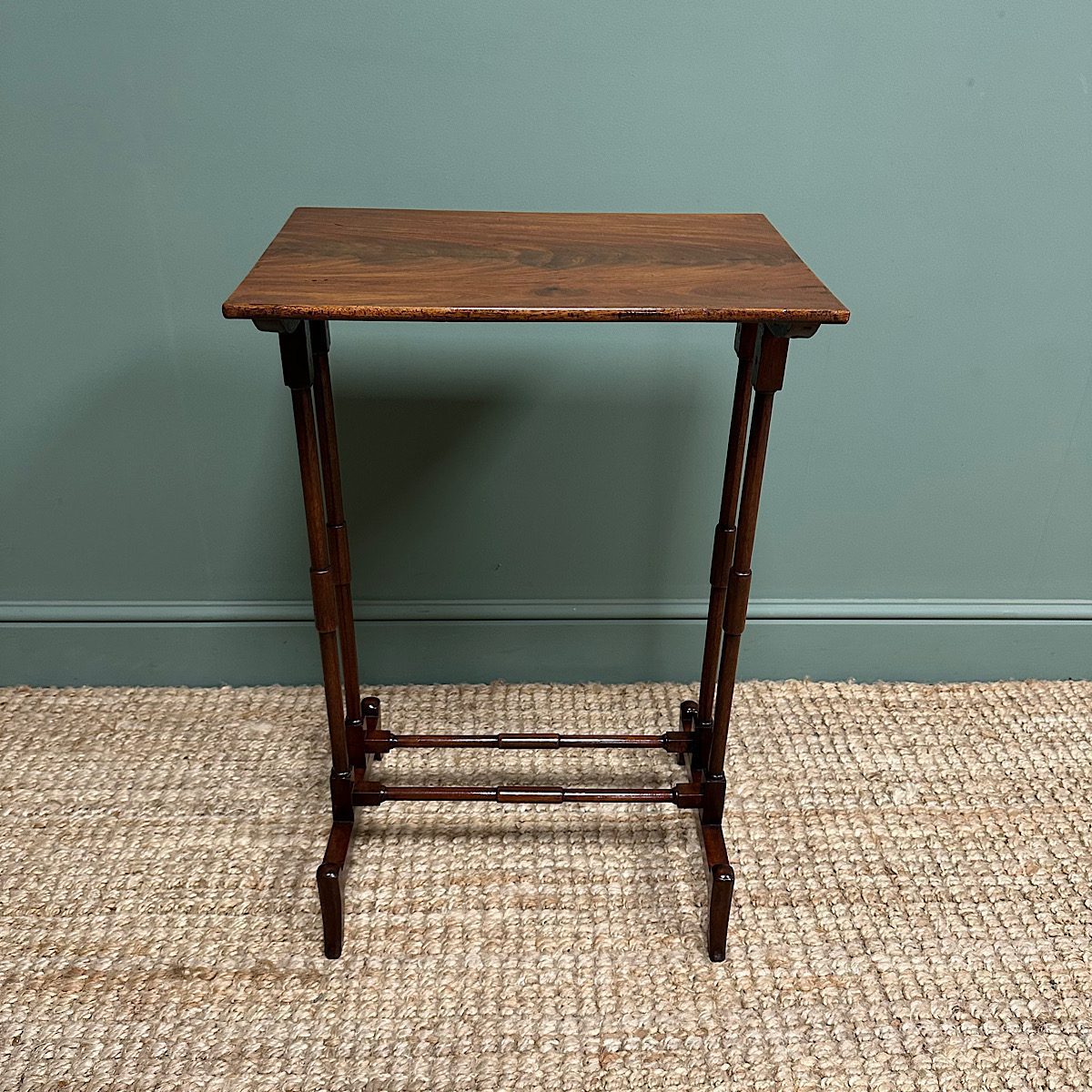 Elegant 19th century Mahogany Antique Lamp Table 1 Elegant 19th century Mahogany Antique Lamp Table