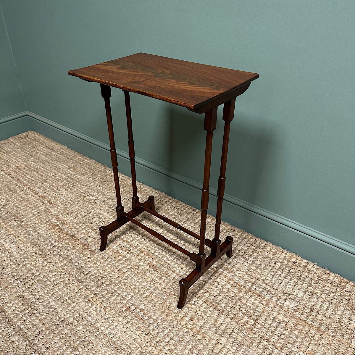 Elegant 19th century Mahogany Antique Lamp Table 7 Elegant 19th century Mahogany Antique Lamp Table